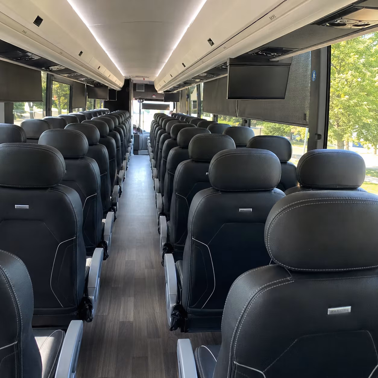 corporate and convention long distance bus rentals from lorain