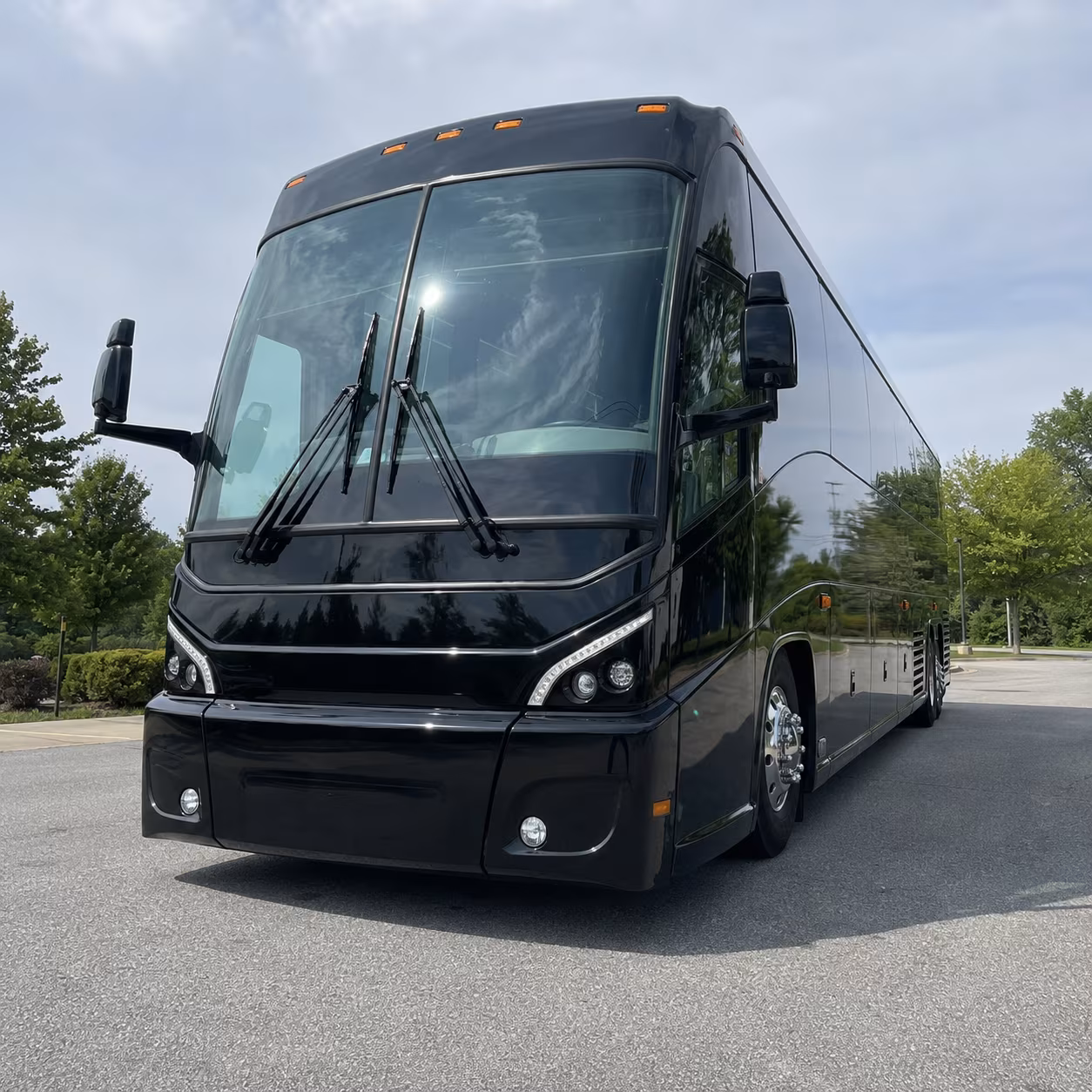 lorain 56 passenger charter bus