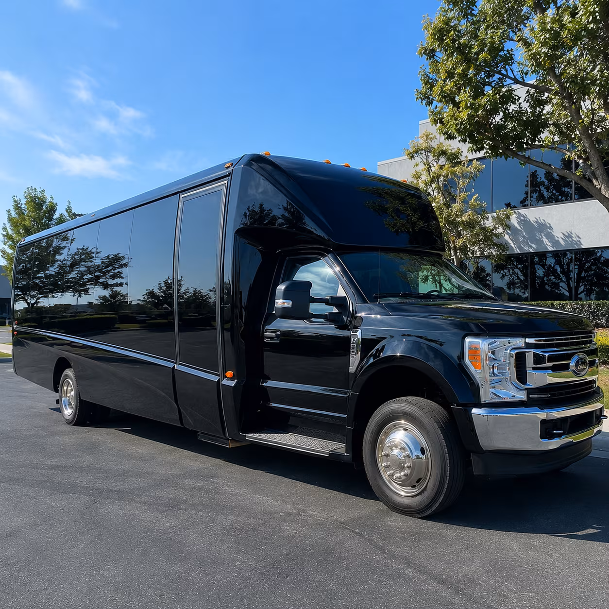 lorain prom minibus rentals for smaller groups that still want the full experience