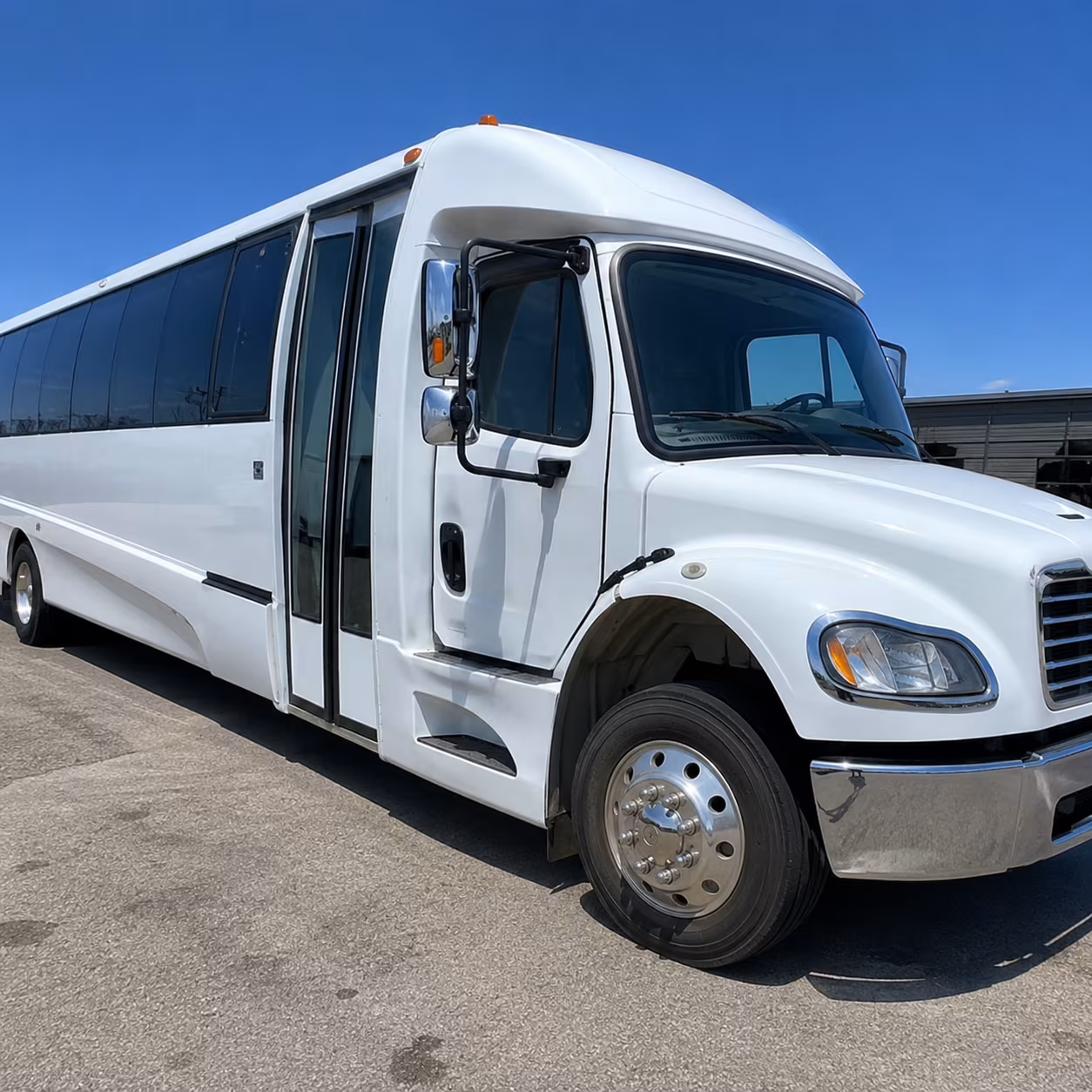 party buses for birthdays bachelorettes and night out groups in lorain
